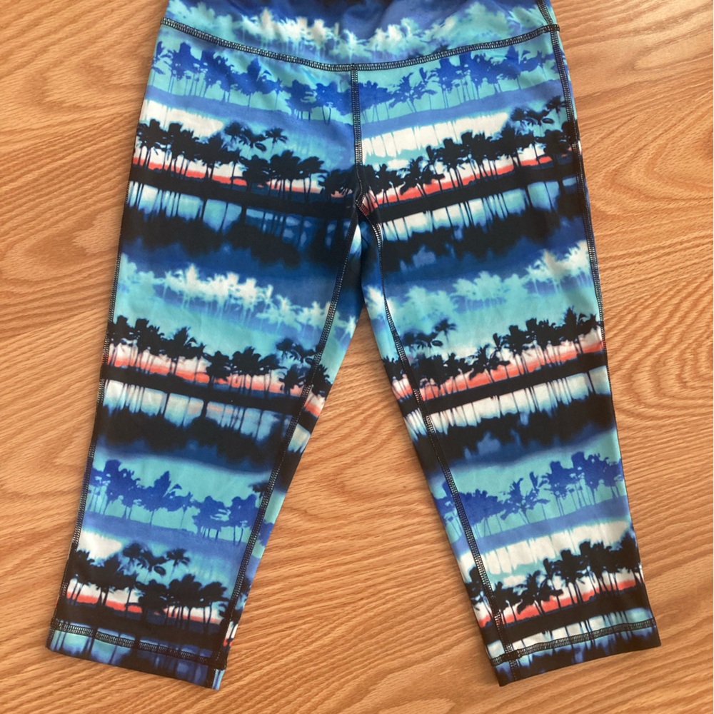 Material Girl Cropped exercise leggings